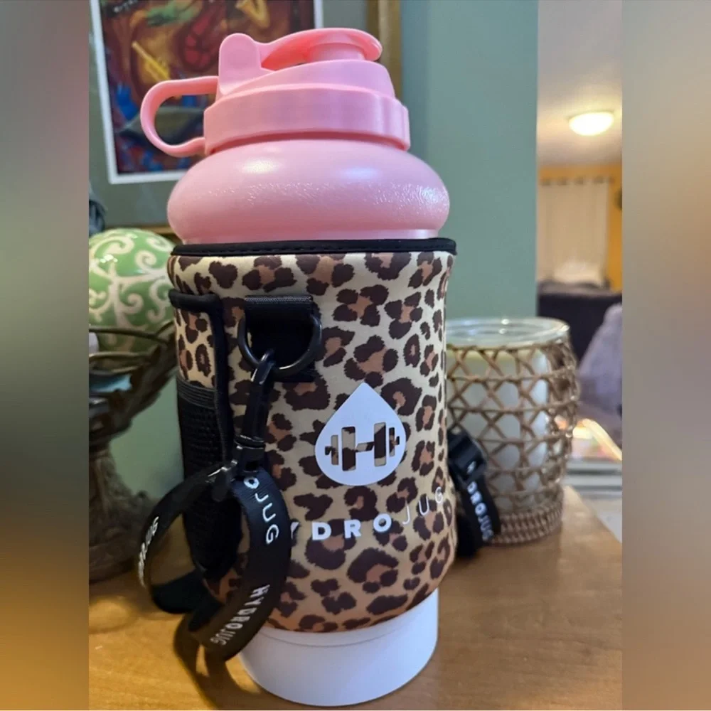 HydroJug Pink water Bottle with straw Leopard
Adjustable Carrying Strap Sleeve - Picture 1 of 16